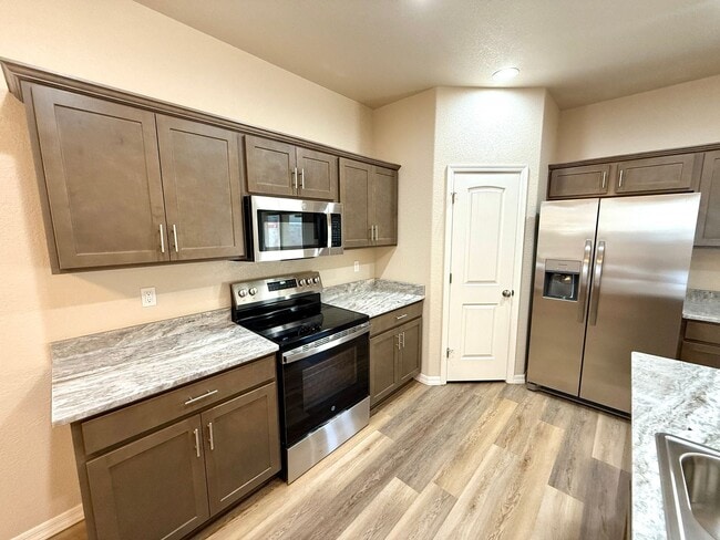 Building Photo - 3774 Meadowbrook Ln
