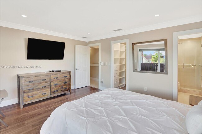 Building Photo - 10365 SW 9th Terrace