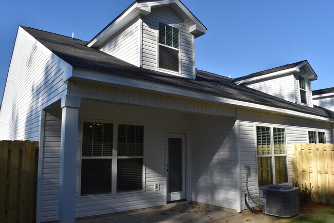 Building Photo - 4190 Taylor Pond Rd