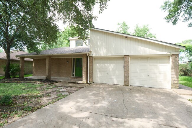 Building Photo - 15654 Boulder Oaks Dr