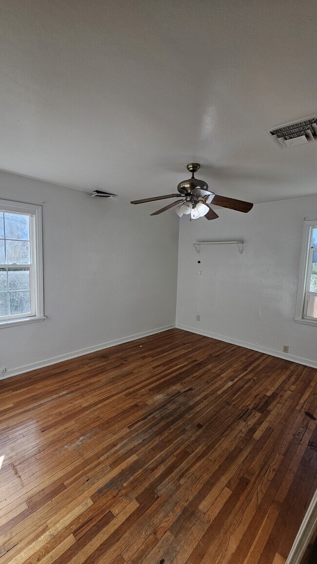 Building Photo - 2545 Nevada Ave