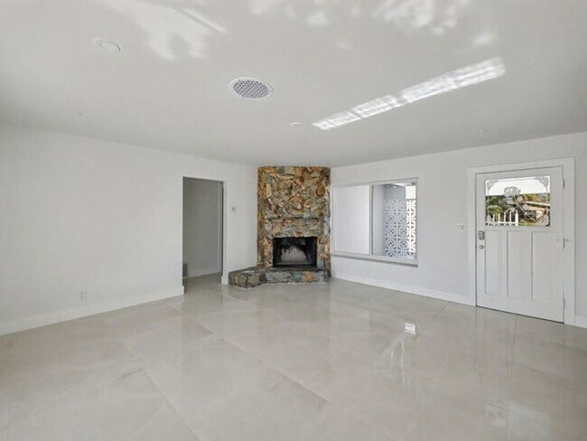 Building Photo - 1940 NW 32nd St