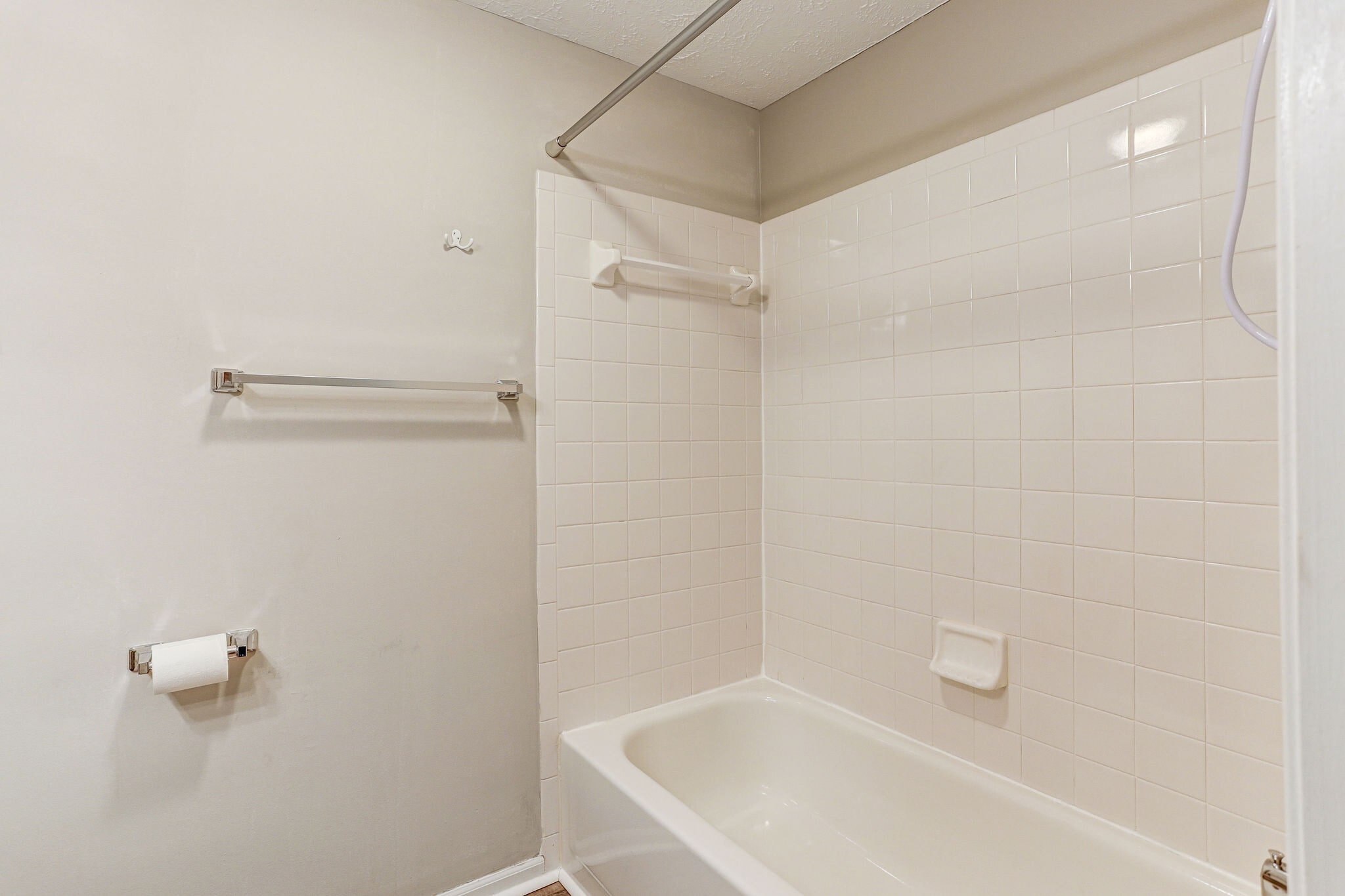 Building Photo - 624 Jupiter Hills Court