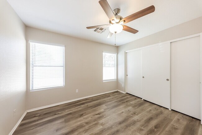 Building Photo - 11335 W Crestbrook Dr