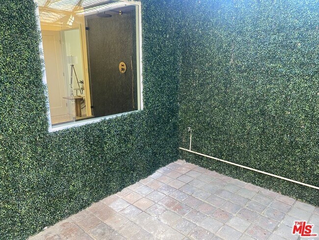 Building Photo - 4559 Morella Ave