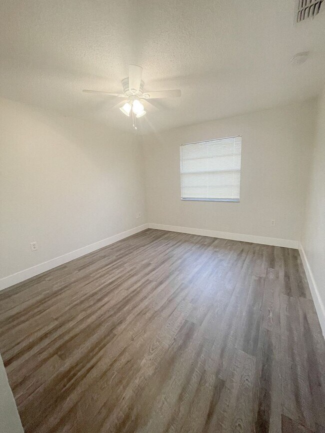 Building Photo - 12834 Lake Tree Ln
