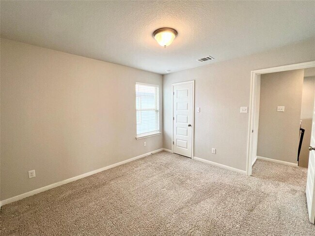 Building Photo - 227 Kellys Heroes Wy