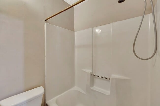 Building Photo - Charming 3BR/2B Duplex in Gadsden Acres – ...