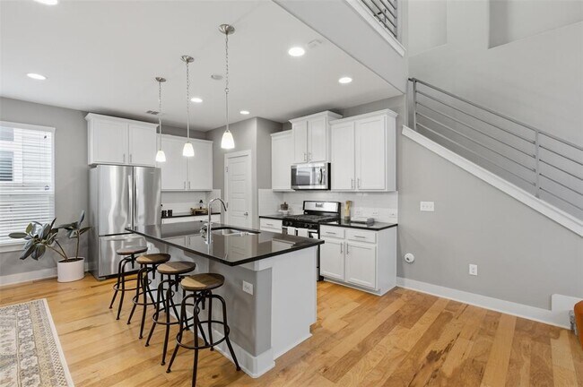 Building Photo - 7107 Mowbray St