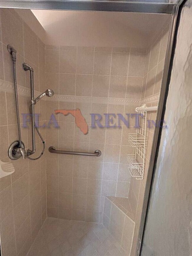 Building Photo - *  2Bed 2Bath with Bonus Room Golf Villa located in Winter Springs *
