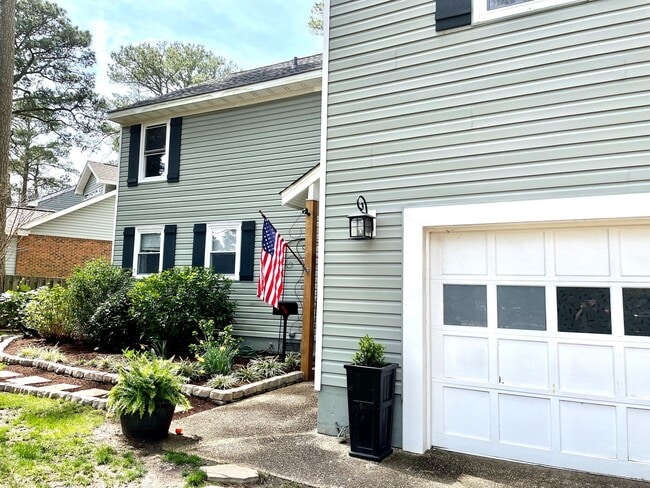 Building Photo - Spacious 6 bedroom home in Virginia Beach