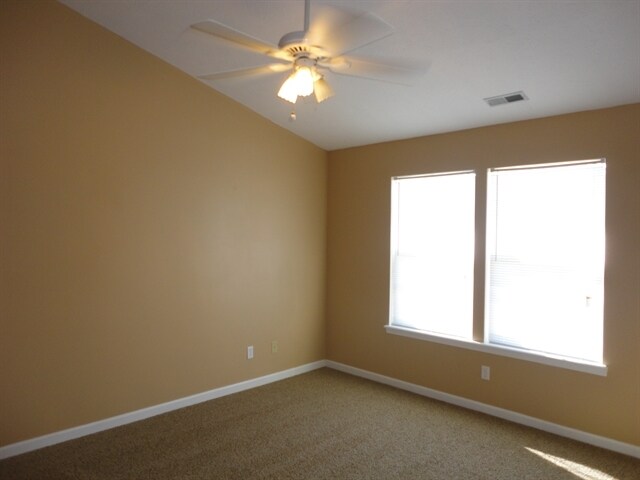 Building Photo - 2154 Meadow Glen Blvd