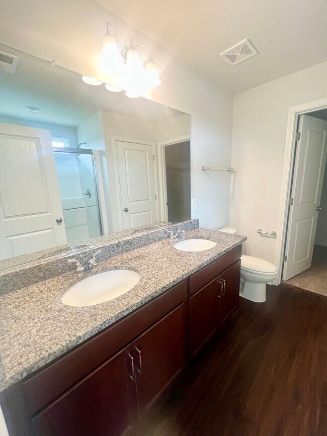 Building Photo - Welcome Home! 4BR/2.5BA in Manning Crossing – Elon