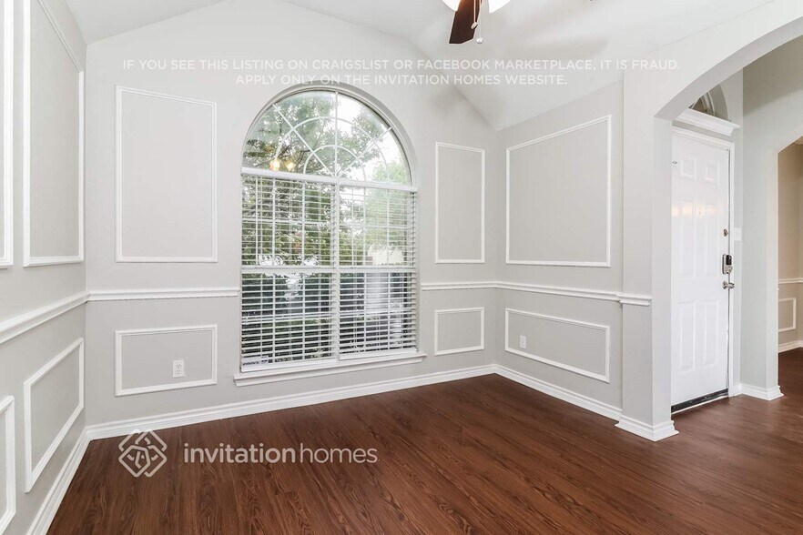 Building Photo - 1617 Churchill Ln