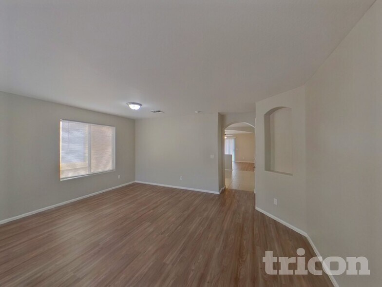 Building Photo - 40399 W Thornberry Ln