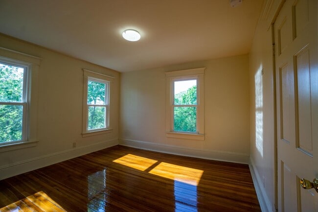 Building Photo - 614 Ackerman Ave