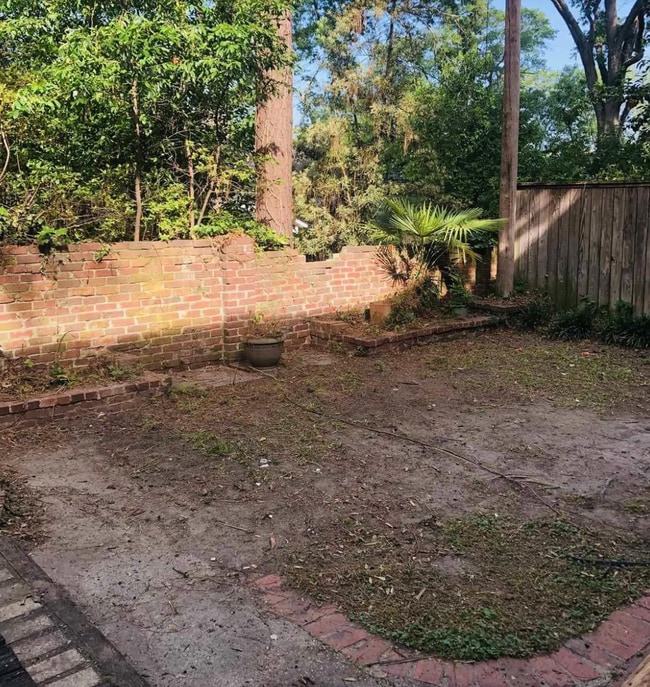 Building Photo - Pre-Leasing for the 26-27 School Year! - A...