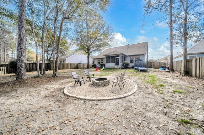 Building Photo - 65 Concert Ct