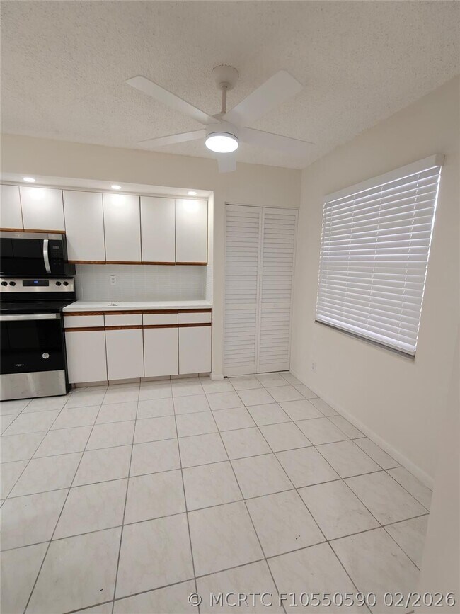 Building Photo - 1801 Eleuthera Point