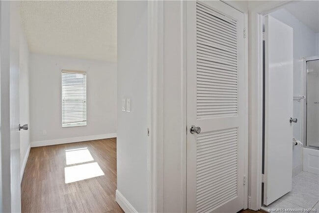 Building Photo - 6531 SE Federal Hwy