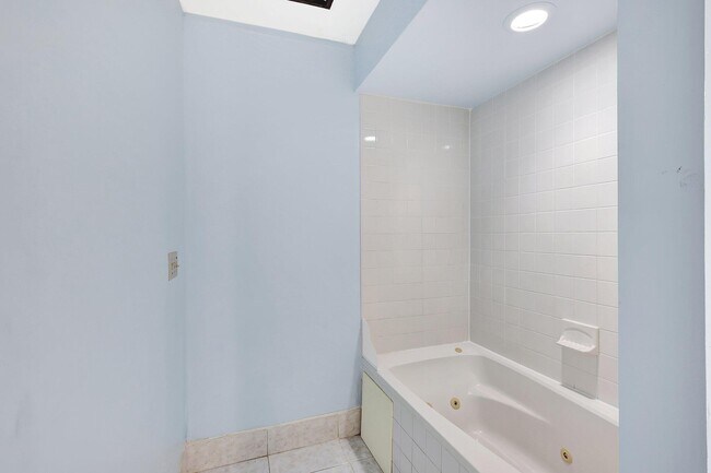 Building Photo - 362 SE Calmoso Dr