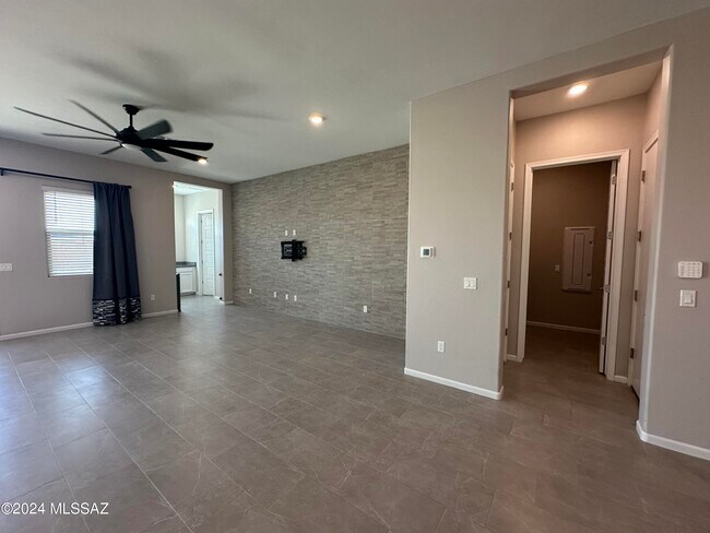 Building Photo - 12474 N Appling Ave