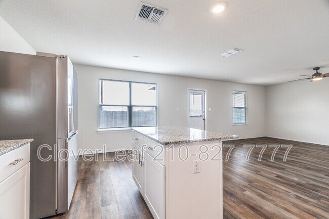 Building Photo - 6102 Walnut Wy