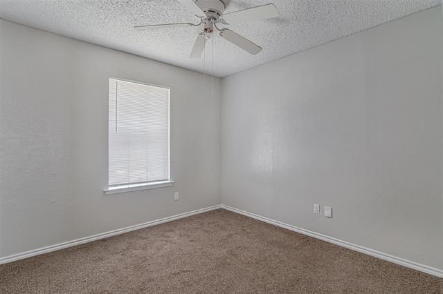 Building Photo - 833 Springhill Dr