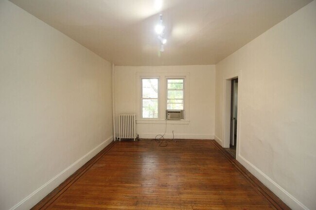 Building Photo - 3206 Guilford Ave