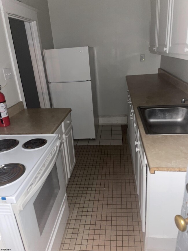 Building Photo - 216 S Main St