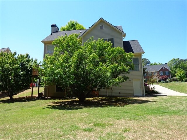 Building Photo - 2096 Glenellen Dr NW