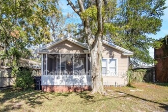 Building Photo - 702 NW 2 Ave