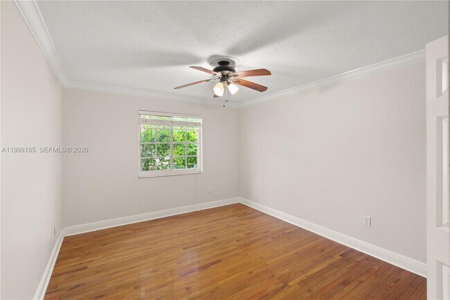 Building Photo - 1428 Medina Ave