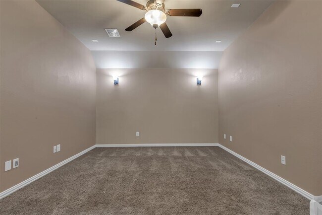 Building Photo - 10314 Radcliff Lake Dr