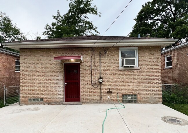Building Photo - 12351 S Union Ave