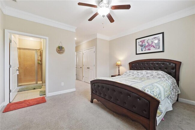Building Photo - 915 Elmsbrook Ln