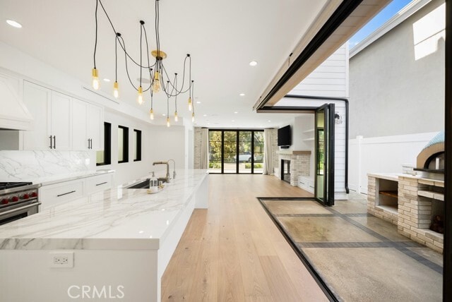 Building Photo - 616 Acacia Ave