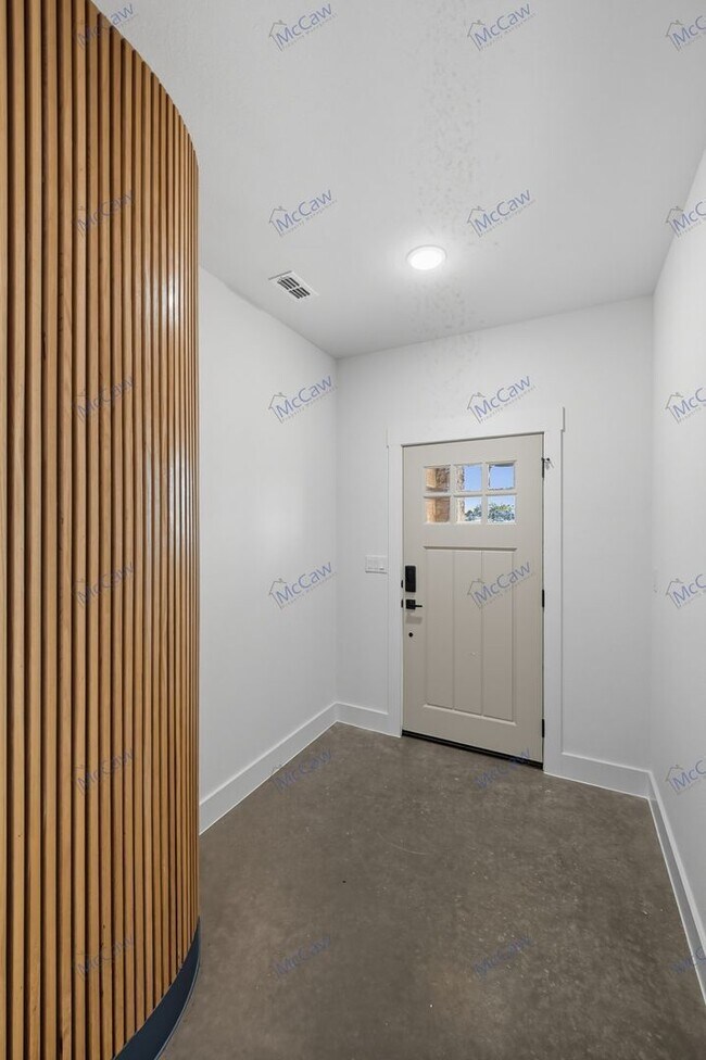 Building Photo - 102 Cardinal Wds