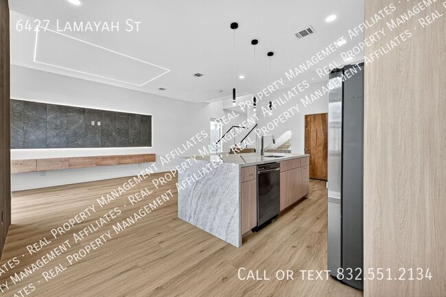 Building Photo - 6427 Lamayah St