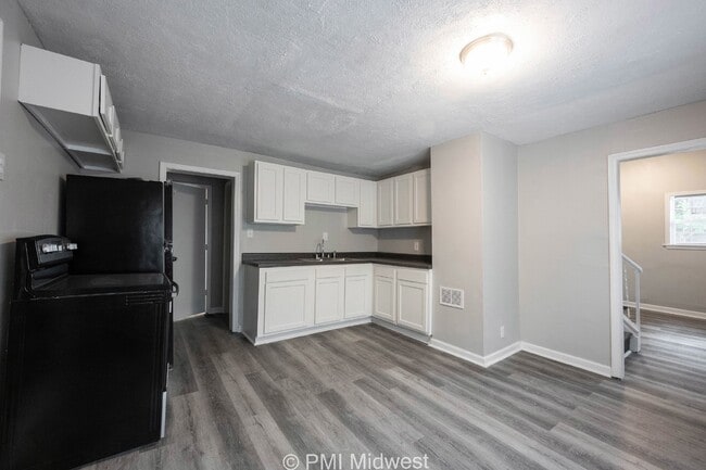 Building Photo - "Spacious 4-Bedroom Home on Orange Street with 2 Full Baths and 2260 Sq. Ft. in Indianapolis!"