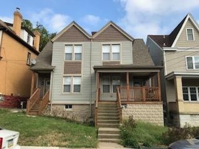 Building Photo - Beautiful Mt Washington 2 Bed Townhouse Available in June!