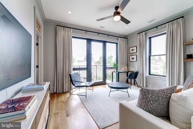 Building Photo - 1327 R St NW