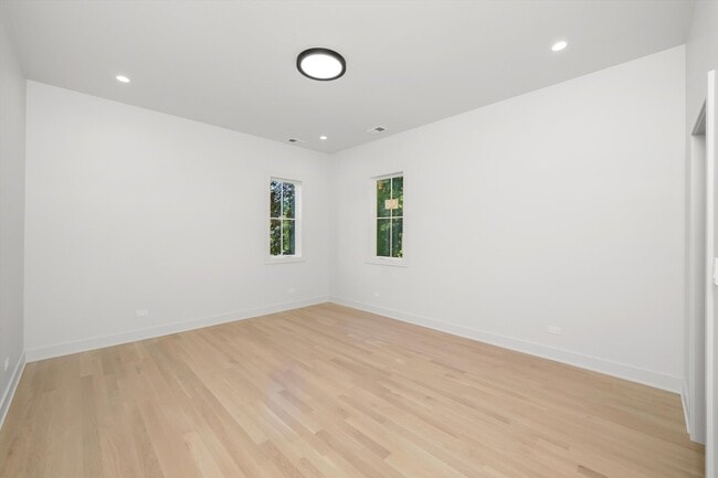 Building Photo - 1037 Belleforte Ave