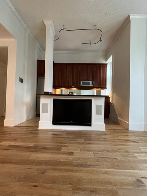 Breakfast Bar - 1851 Columbia Rd NW