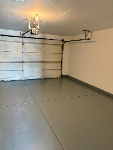 Building Photo - 941 Deer Trail Dr