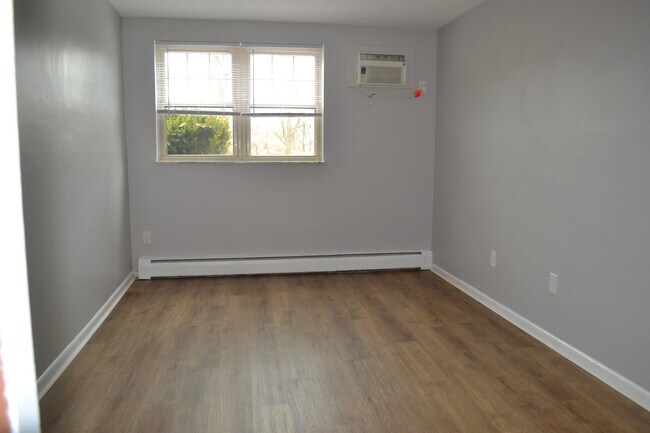 Building Photo - 3807 Ferdinand Pl