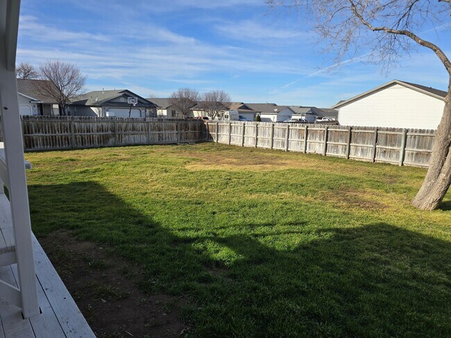 Building Photo - Spacious 3 Bed | 2 Bath on Large Corner Lot – Twin Falls