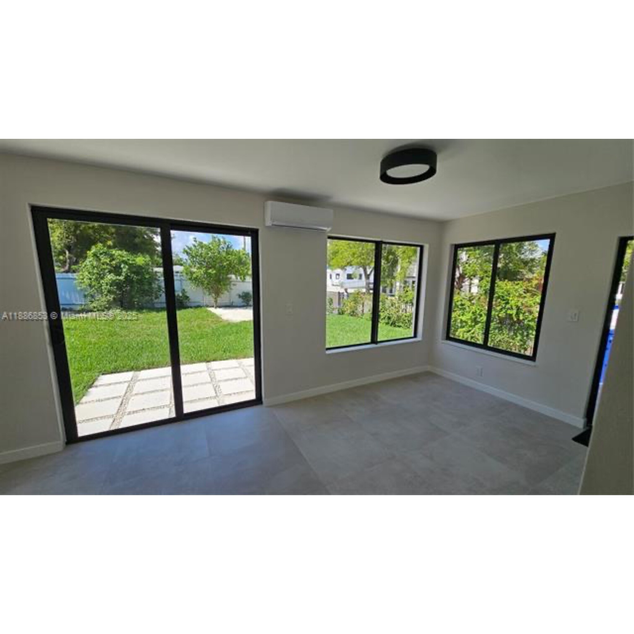 Building Photo - 424 NE 63rd St
