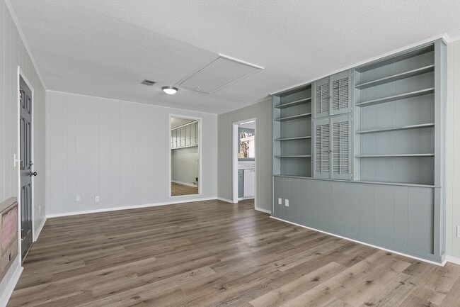 Building Photo - For Rent - Adorable 4BR 2BA house - East Ridge