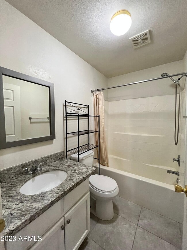 Building Photo - 737 W Ocotillo St
